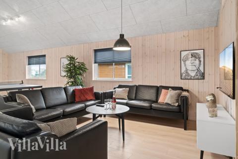 Das Luxusferienhaus 728 für 24 Personen hat einen großen Aktivitätsraum mit u. a. Billard und Darts