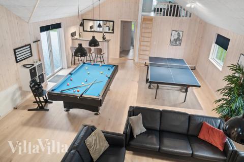 Aktivitätsraum im Luxusferienhaus Nr. 728 mit 9 Schlafzimmern und Platz für 24 Gäste.