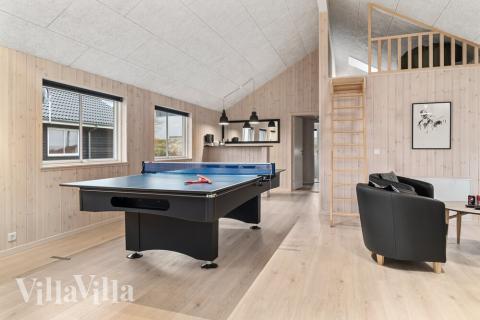 Neben den vielen schönen Stunden, die man im Poolbereich des Hauses verbringen kann, bietet das Luxusferienhaus 733 auch Spielevergnügen bei Billard/Tischtennis und Darts