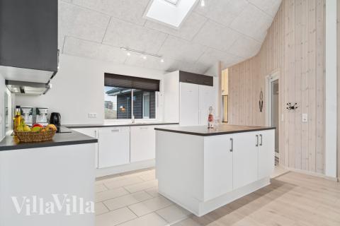 Die Küche in dem Luxusferienhaus Nr. 733 ist so gut ausgestattet, dass man problemlos Mahlzeiten für 18 Personen zubereiten kann.