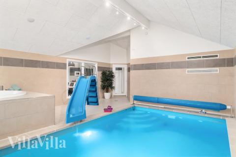 Der schicke Pool im Luxusferienhaus Nr. 733 für 18 Personen