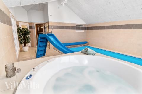 Genießen Sie den warmen Whirlpool im Luxusferienhaus Nr. 733 in Deutschland