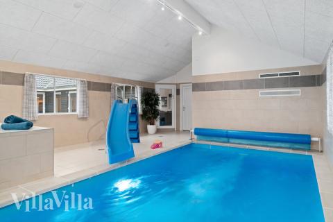 Der schicke Pool im Luxusferienhaus Nr. 732 für 20 Personen