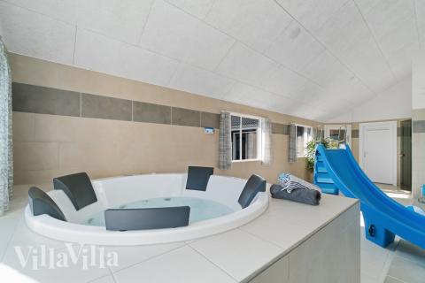 Genießen Sie den warmen Whirlpool im Luxusferienhaus Nr. 731 in Deutschland