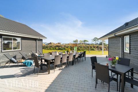 Das Luxusferienhaus Nr. 731 hat eine tolle Terrasse, die mit hochwertigen Gartenmöbeln für 20 Personen ausgestattet ist.