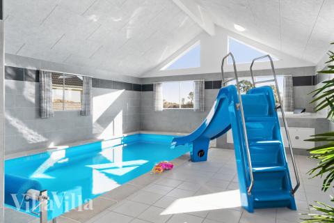 Der schicke Pool im Luxusferienhaus Nr. 729 für 24 Personen