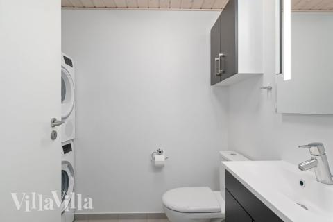 Eines der Badezimmer im Luxusferienhaus Nr. 729