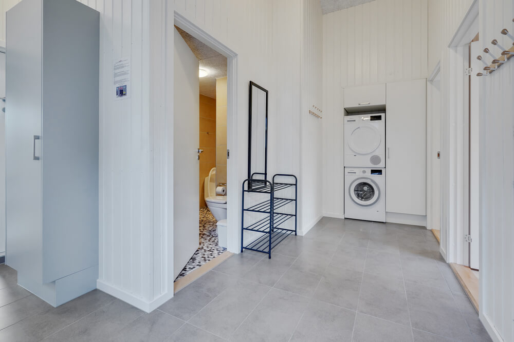 Der geräumige Eingangsbereich im Luxusferienhaus Nr. 511 in Lolland/Falster/Mön