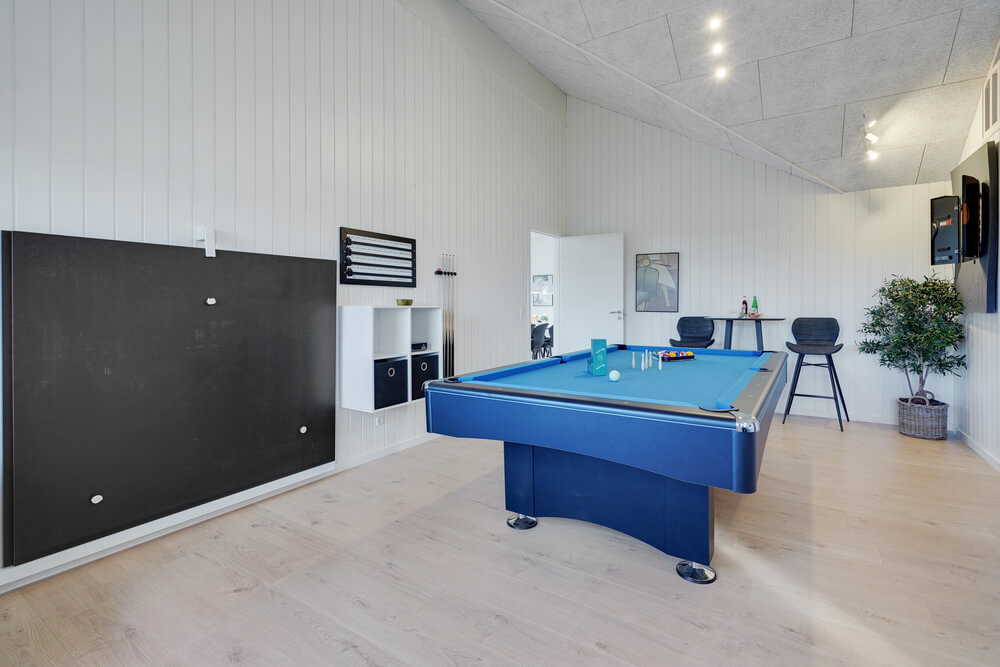 Das Luxusferienhaus 511 für 14 Personen hat einen großen Aktivitätsraum mit u. a. Billard und Darts