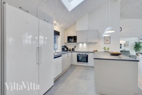 Gut ausgestattete Küche im Luxusferienhaus Nr. 511 in Lolland/Falster/Mön.