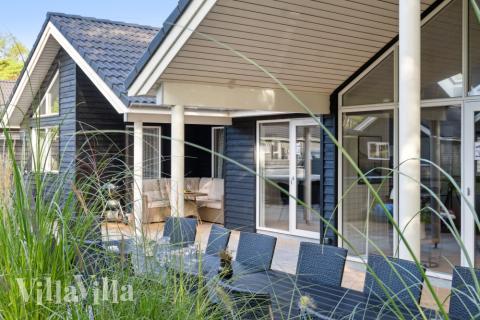 Das Luxusferienhaus Nr. 511 hat eine tolle Terrasse, die mit hochwertigen Gartenmöbeln für 14 Personen ausgestattet ist.