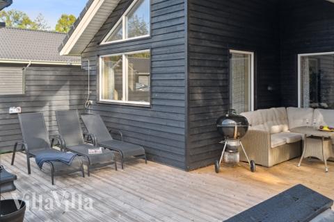 Auf der Terrasse des Ferienhauses Nr. 511 ist Platz für 14 Personen.