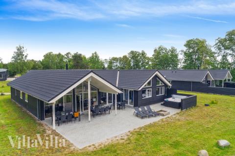 Dieses schöne Poolhaus Nr. 513 mit Platz für 16 Personen liegt in Lolland/Falster/Mön
