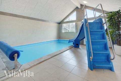 Der schicke Pool im Luxusferienhaus Nr. 509 für 16 Personen