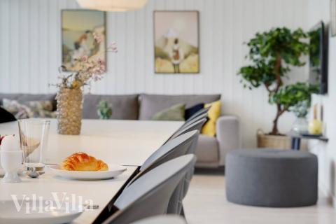 Aufenthaltsraum mit Platz für 16 im Luxusferienhaus Nr. 509.