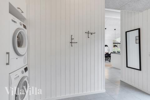 Der geräumige Eingangsbereich im Luxusferienhaus Nr. 502 in Lolland/Falster/Mön