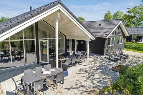 Dieses schöne Poolhaus Nr. 502 mit Platz für 18 Personen liegt in Lolland/Falster/Mön