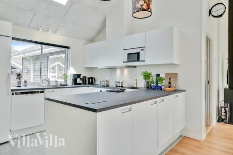 Die Küche in dem Luxusferienhaus Nr. 515 ist so gut ausgestattet, dass man problemlos Mahlzeiten für 14 Personen zubereiten kann.