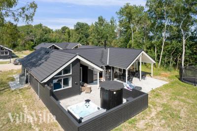 Dieses schöne Poolhaus Nr. 515 mit Platz für 14 Personen liegt in Lolland/Falster/Mön