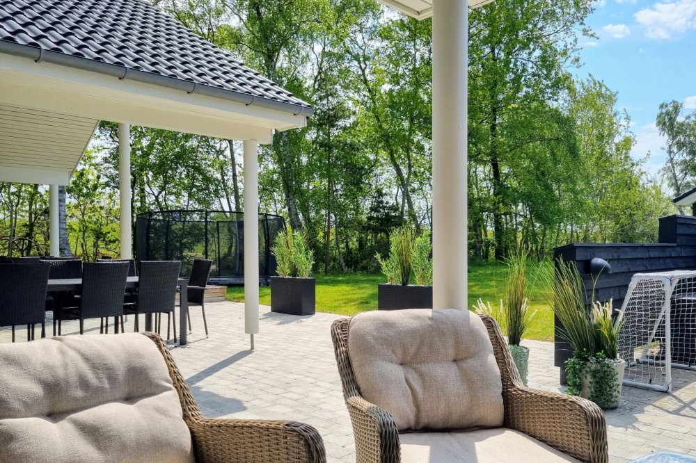 Das Luxusferienhaus Nr. 515 hat eine tolle Terrasse, die mit hochwertigen Gartenmöbeln für 14 Personen ausgestattet ist.