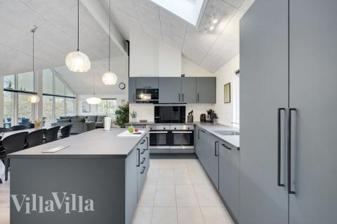 Die Küche in dem Luxusferienhaus Nr. 517 ist so gut ausgestattet, dass man problemlos Mahlzeiten für 18 Personen zubereiten kann.