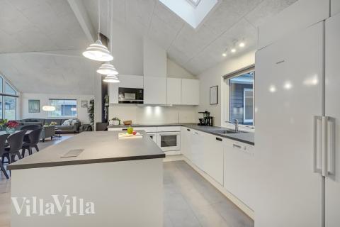 Die Küche in dem Luxusferienhaus Nr. 507 ist so gut ausgestattet, dass man problemlos Mahlzeiten für 18 Personen zubereiten kann.