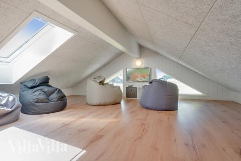 Einige der 24 Schlafgelegenheiten befinden sich im Luxusferienhaus Nr. 493 auf dem ausgebauten Dachboden