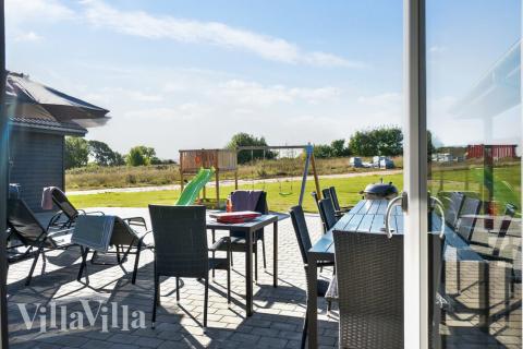 Auf der Terrasse des Ferienhauses Nr. 497 ist Platz für 26 Personen.