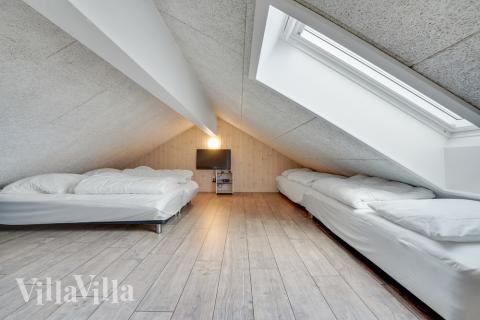 Einige der 14 Schlafgelegenheiten befinden sich im Luxusferienhaus Nr. 522 auf dem ausgebauten Dachboden