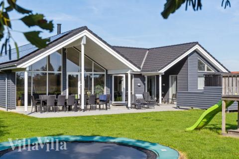 Das Luxusferienhaus Nr. 522 hat eine tolle Terrasse, die mit hochwertigen Gartenmöbeln für 14 Personen ausgestattet ist.