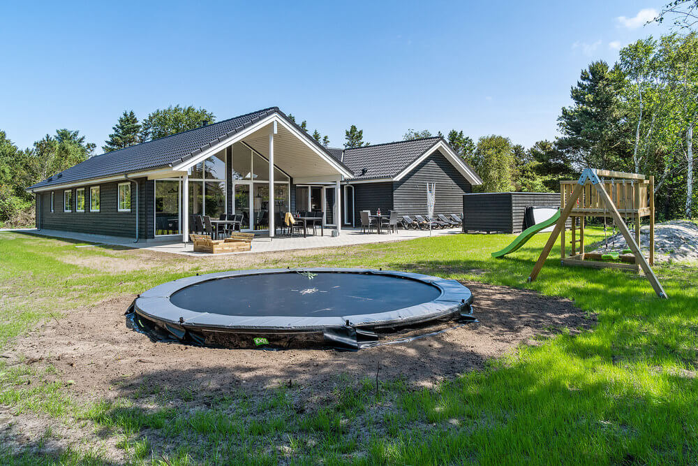 Dieses schöne Poolhaus Nr. 498 mit Platz für 18 Personen liegt in Westjütland