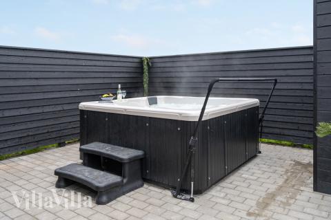 Im Luxusferienhaus Nr. 521 gibt es einen Whirlpool und 6 Schlafzimmer.