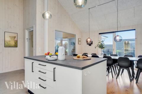 Die Küche in dem Luxusferienhaus Nr. 521 ist so gut ausgestattet, dass man problemlos Mahlzeiten für 16 Personen zubereiten kann.