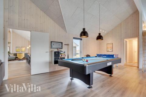 Aktivitätsraum im Luxusferienhaus Nr. 508 mit 8 Schlafzimmern und Platz für 20 Gäste.