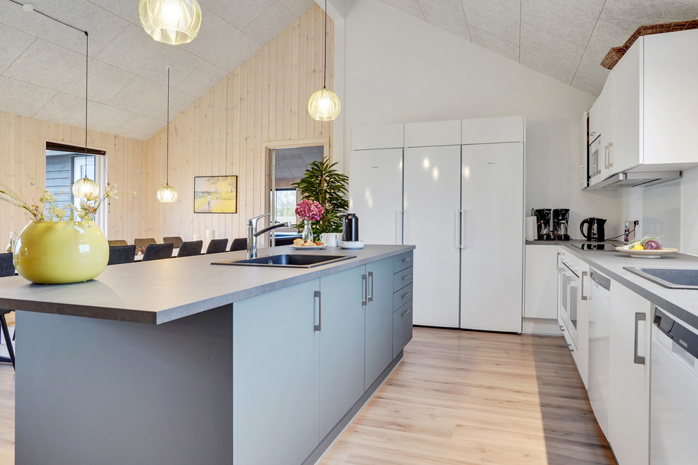 Die Küche in dem Luxusferienhaus Nr. 508 ist so gut ausgestattet, dass man problemlos Mahlzeiten für 20 Personen zubereiten kann.