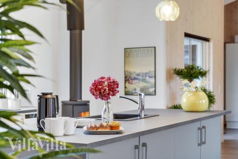 In der Küche des Luxusferienhauses ist alles vorhanden, was man braucht, um Mahlzeiten für 20 Personen zuzubereiten.