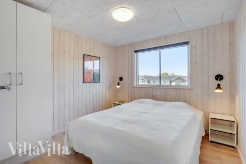 Eines der 9 Schlafzimmer im Luxusferienhaus Nr. 499