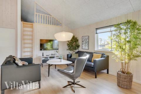 Die Couchecke im Luxusferienhaus Nr. 499 in Südjütland.