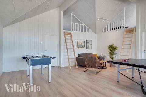 Das Luxusferienhaus 531 für 30 Personen hat einen großen Aktivitätsraum mit u. a. Billard und Darts