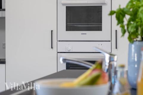 Die Küche in dem Luxusferienhaus Nr. 531 ist so gut ausgestattet, dass man problemlos Mahlzeiten für 30 Personen zubereiten kann.