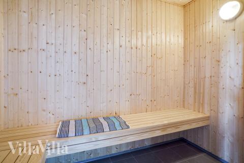 Genießen Sie die heiße Sauna im Luxusferienhaus Nr. 531 für 30 Personen