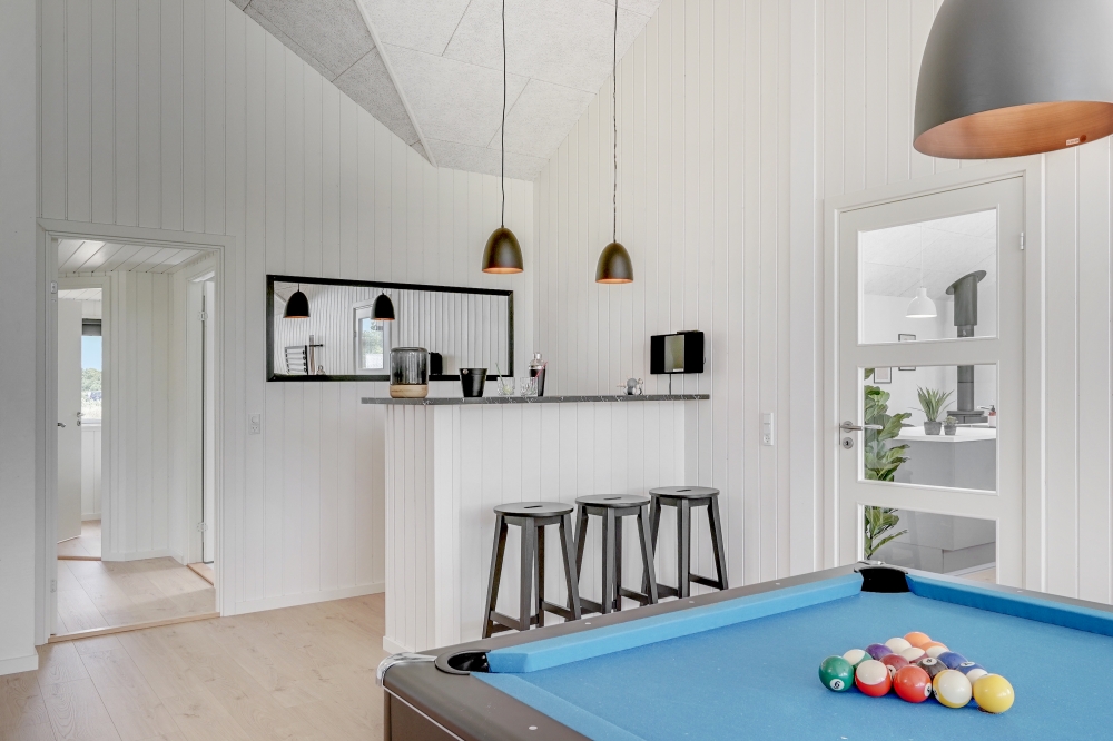 Das Luxusferienhaus 516 für 24 Personen hat einen großen Aktivitätsraum mit u. a. Billard und Darts