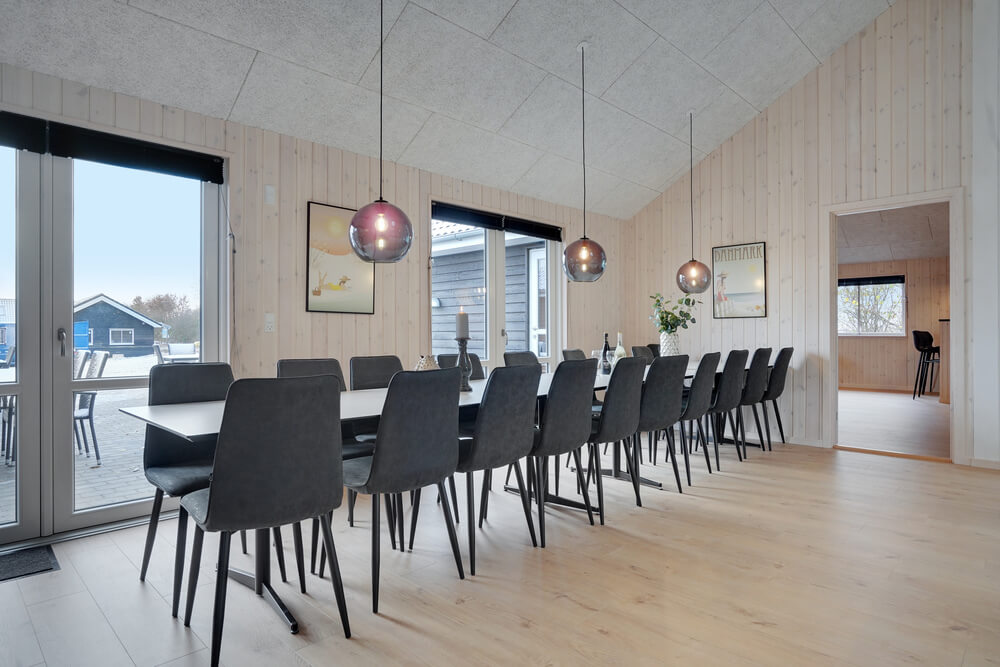Aufenthaltsraum mit Platz für 20 im Luxusferienhaus Nr. 526.