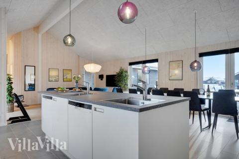 In der Küche des Luxusferienhauses ist alles vorhanden, was man braucht, um Mahlzeiten für 20 Personen zuzubereiten.