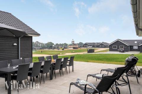 Das Luxusferienhaus Nr. 526 hat eine tolle Terrasse, die mit hochwertigen Gartenmöbeln für 20 Personen ausgestattet ist.