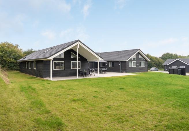 Dieses schöne Poolhaus Nr. 526 mit Platz für 20 Personen liegt in Südjütland