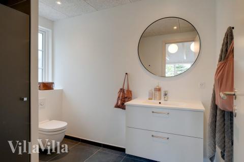 Im Luxusferienhaus Nr. 518 für 14 Personen gibt es Bad mit Dusche.