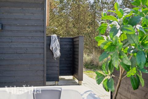 Auf der Terrasse des Ferienhauses Nr. 518 ist Platz für 14 Personen.