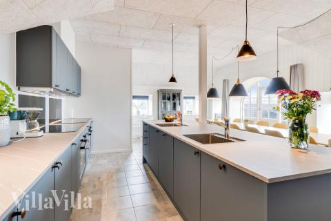 Die Küche in dem Luxusferienhaus Nr. 528 ist so gut ausgestattet, dass man problemlos Mahlzeiten für 28 Personen zubereiten kann.