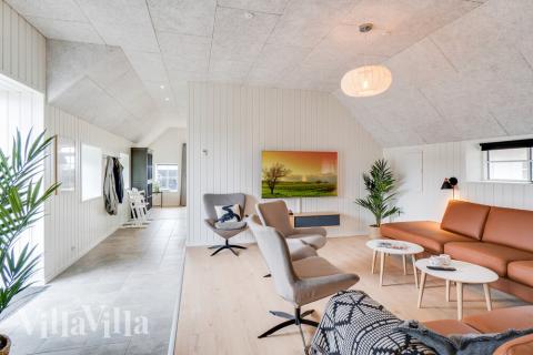 Die Couchecke im Luxusferienhaus Nr. 528 in Westjütland.